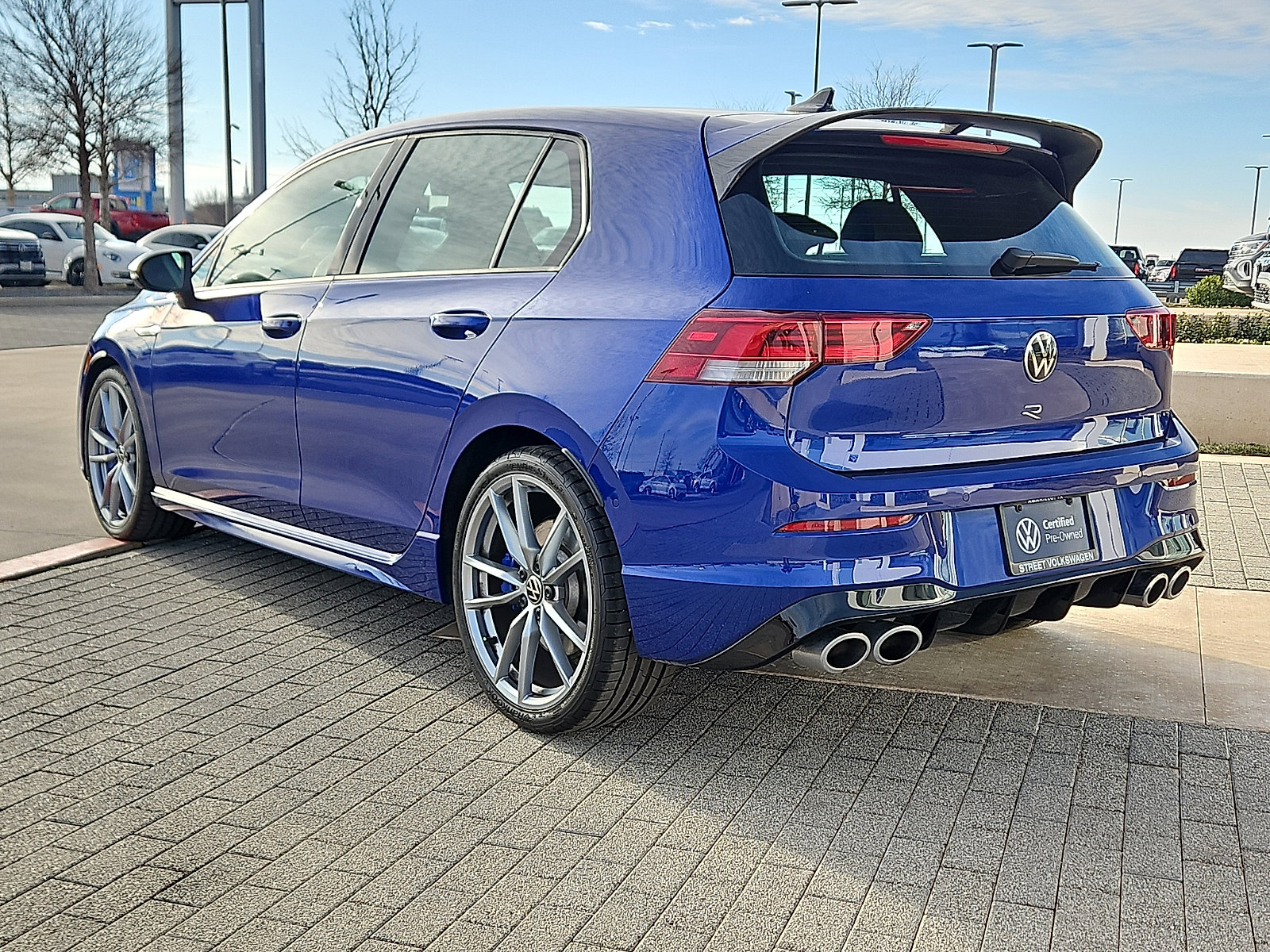 Used 2024 Volkswagen Golf R image 2