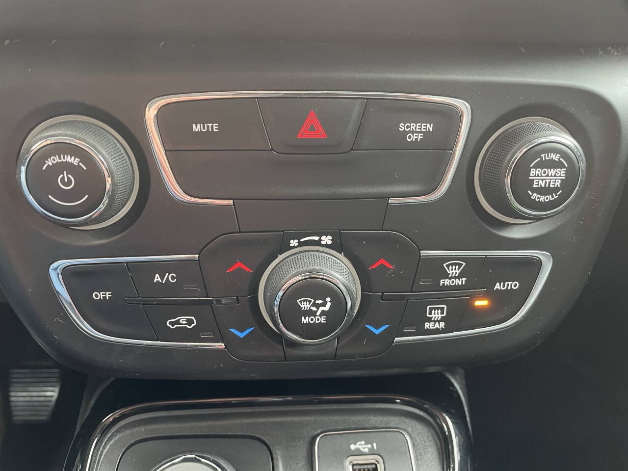 Used 2020 Jeep Compass Limited image 19