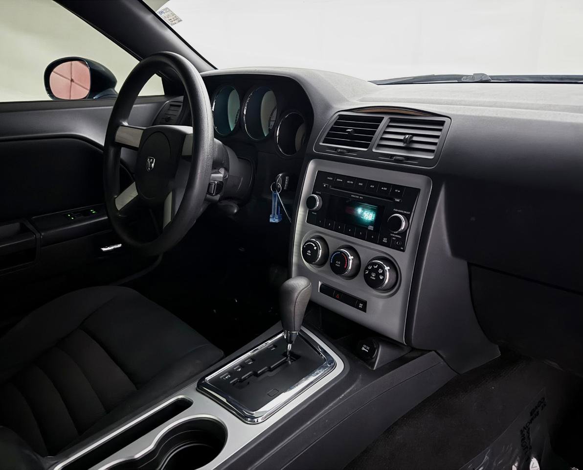 Used 2010 Dodge Challenger SE image 23