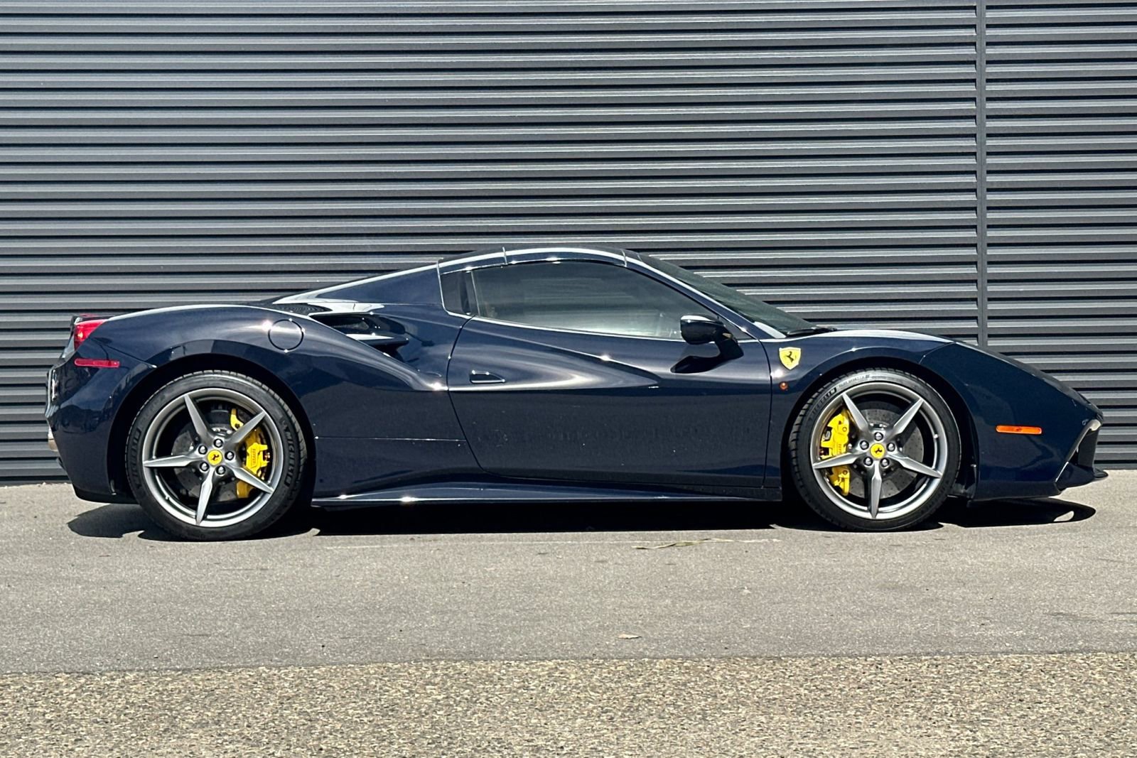 Used 2018 Ferrari 488 Spider image 9
