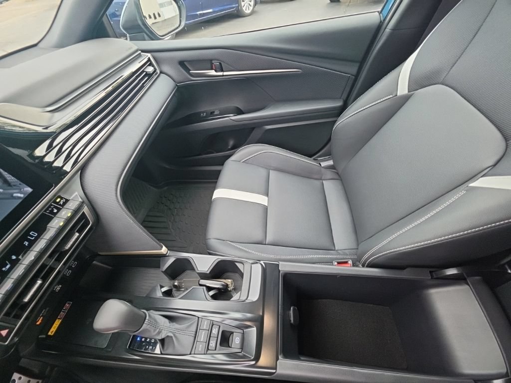Used 2026 Toyota Camry SE w/ Convenience Package FWD image 24
