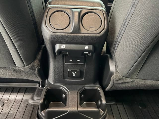 Used 2023 Jeep Wrangler Unlimited Sahara w/ Cold Weather Group AWD/4WD image 27