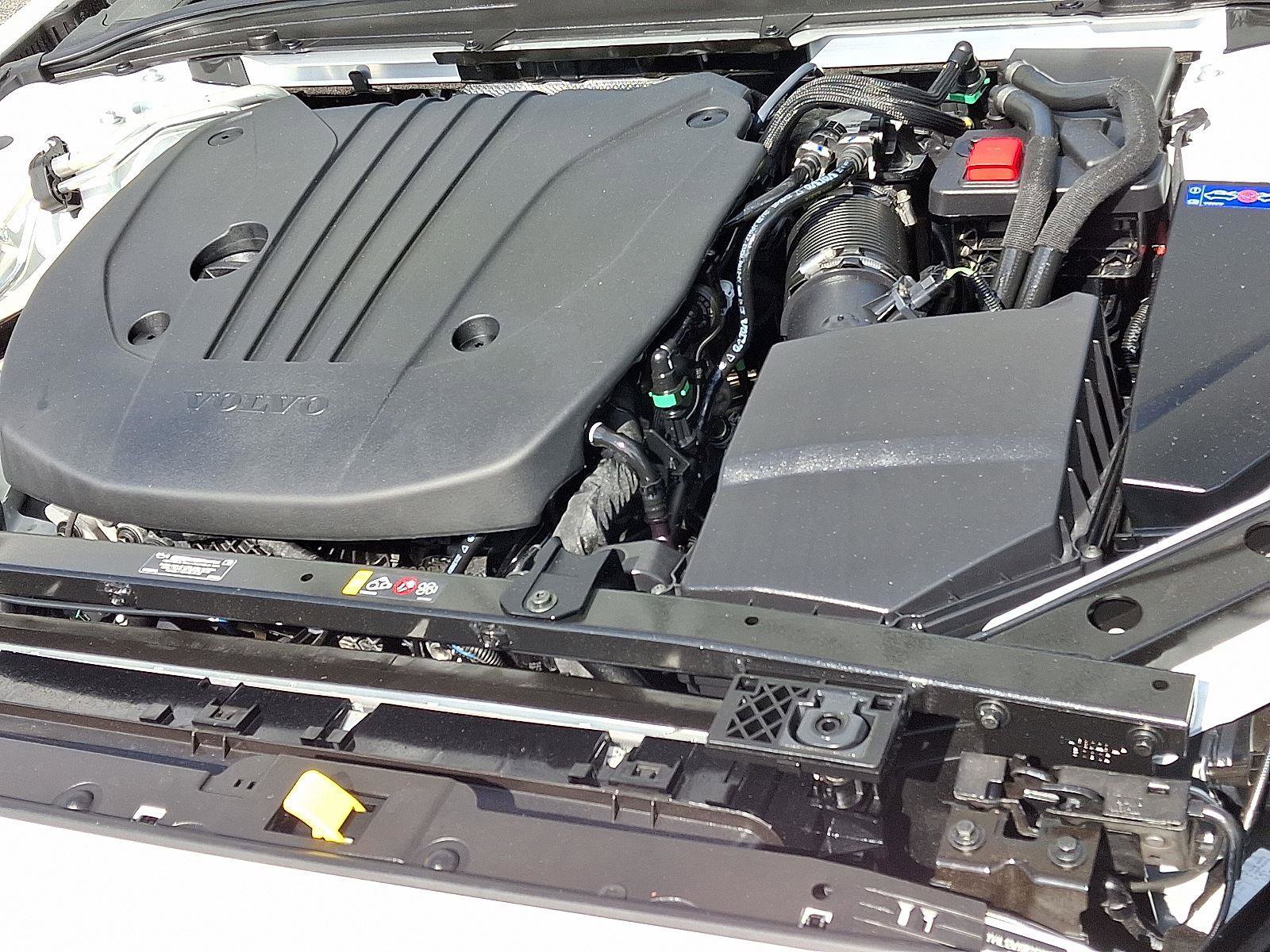 Certified 2024 Volvo V60 B5 Cross Country Plus image 28