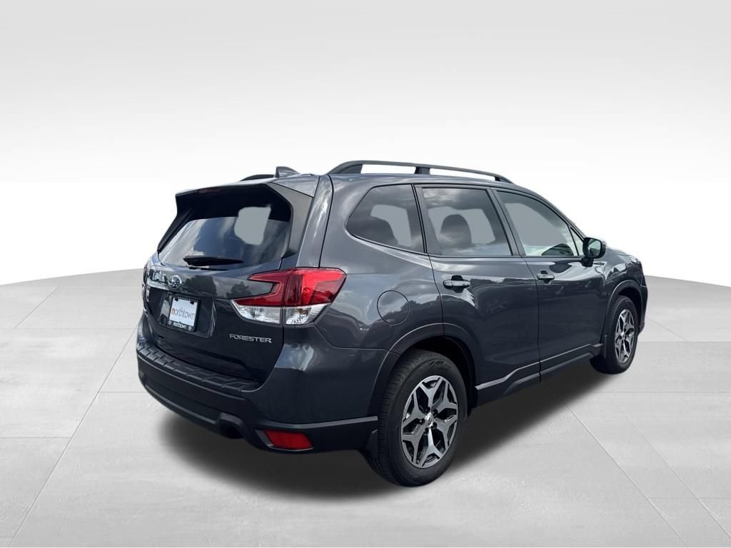 Used 2021 Subaru Forester Premium AWD/4WD image 7