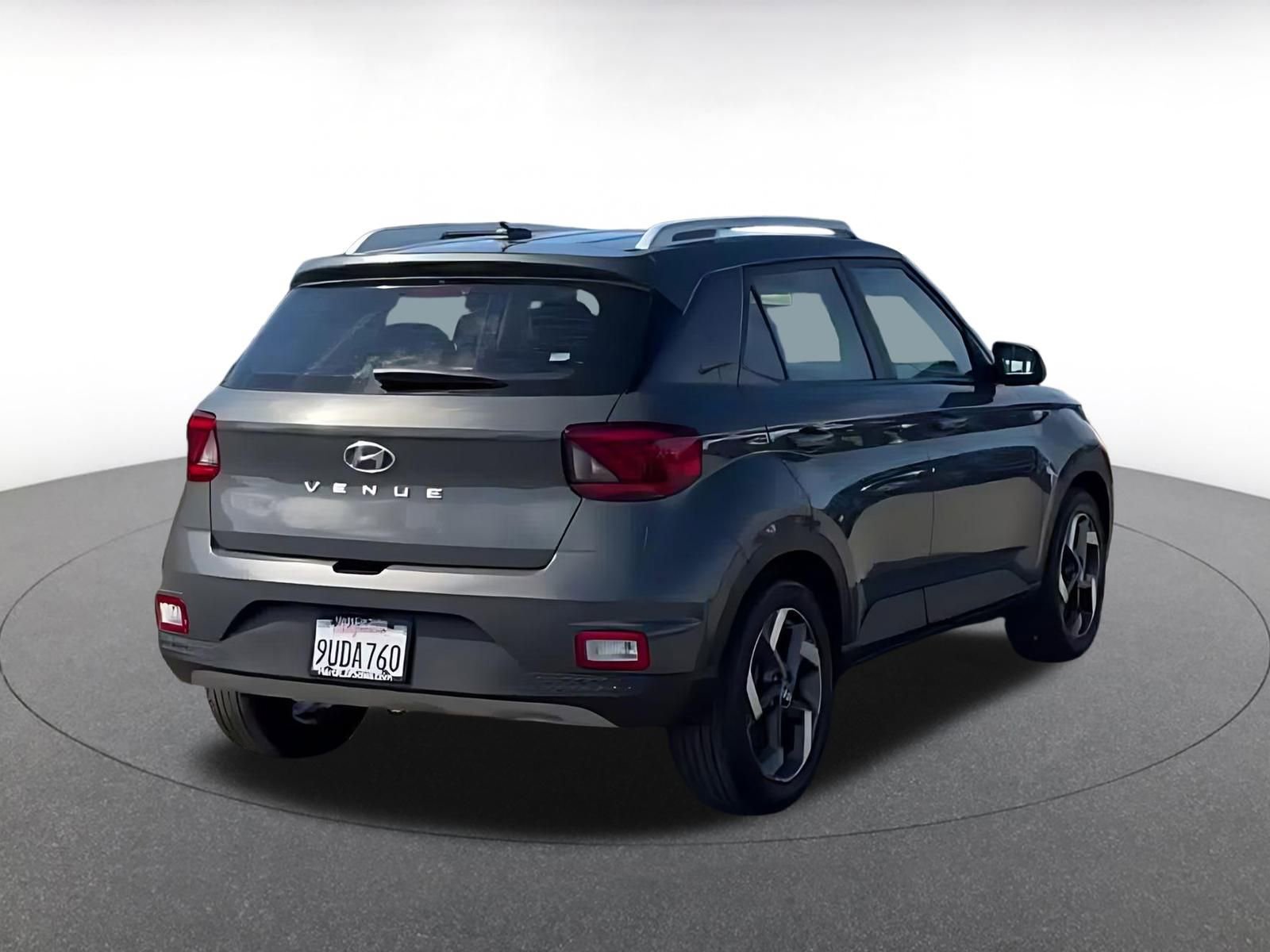Used 2025 Hyundai Venue SEL image 14