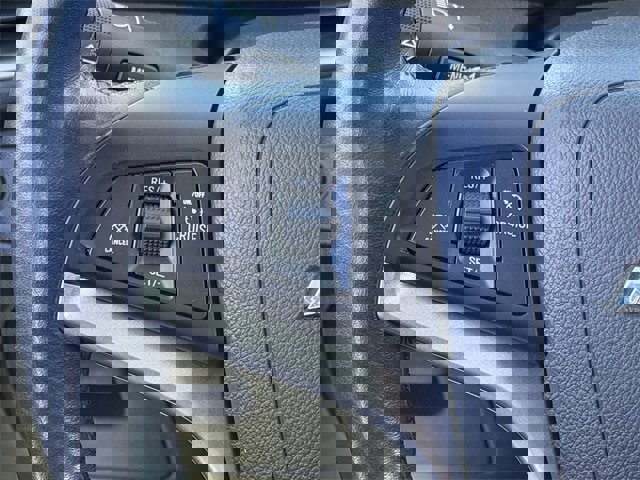 Used 2022 Chevrolet Trax LT w/ LT Convenience Package image 13