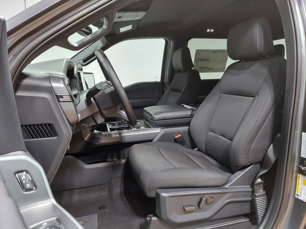New 2025 Ford F150 XLT image 3