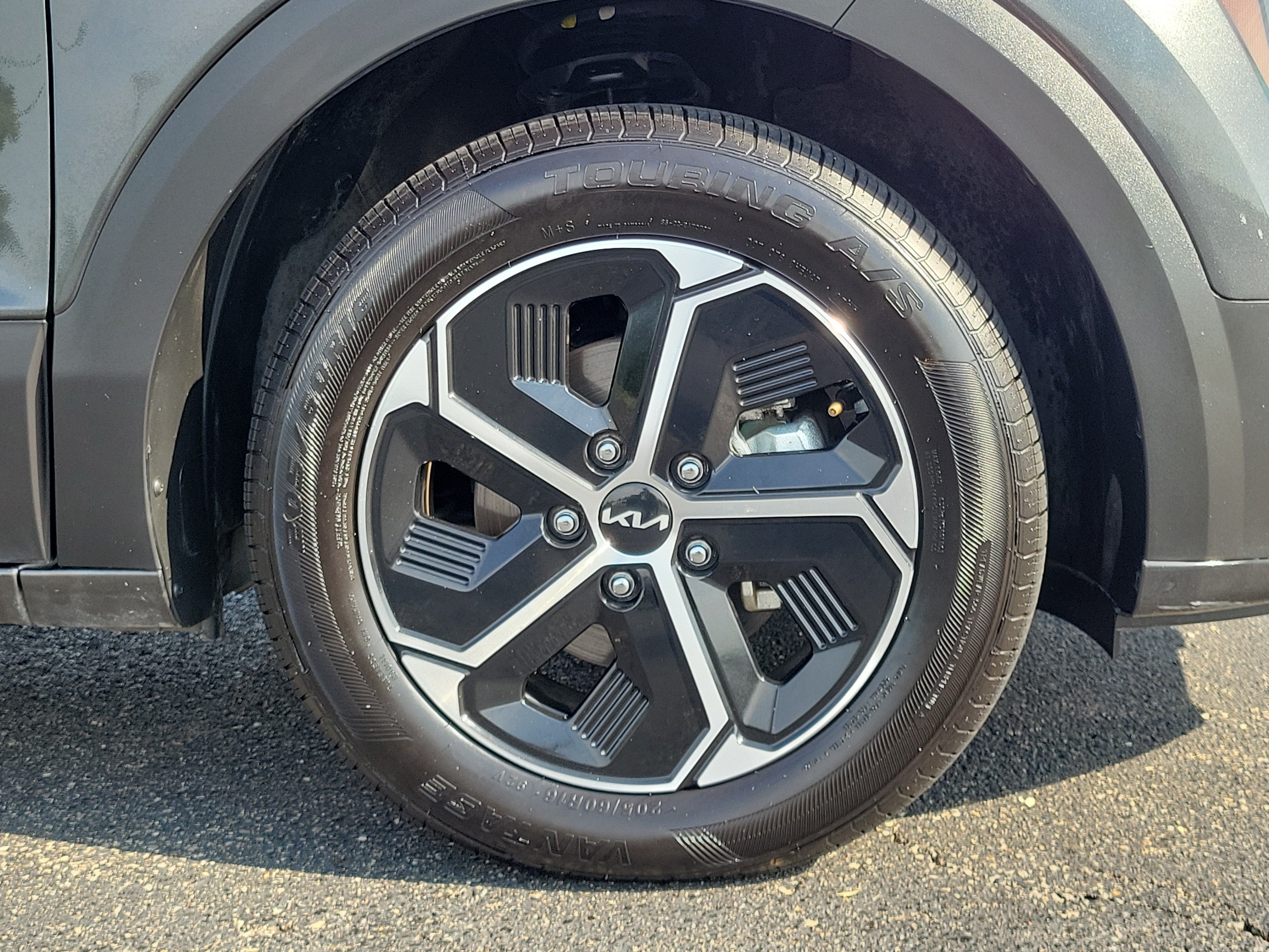 Used 2025 Kia Niro LX FWD image 5