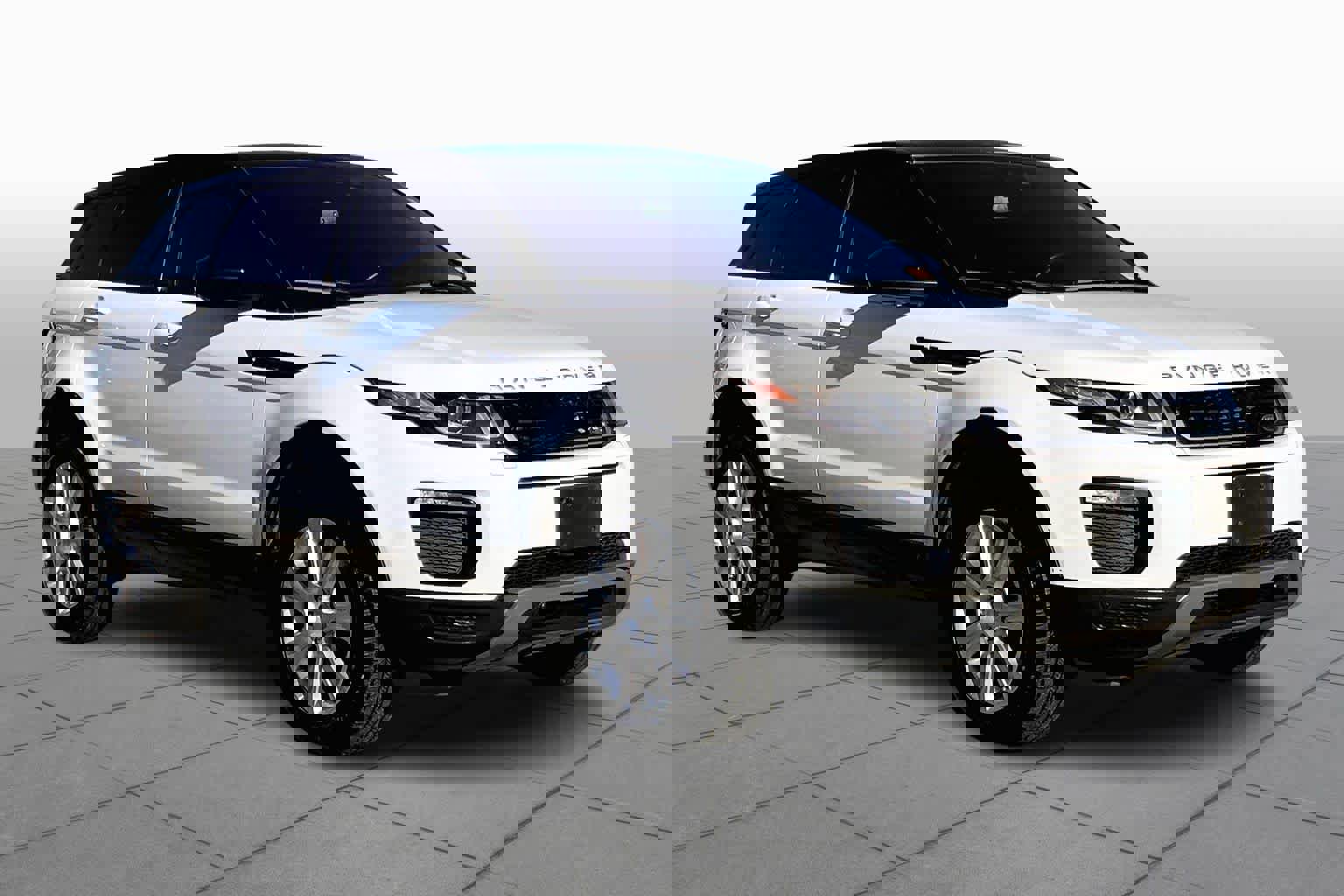 Used 2018 Land Rover Range Rover Evoque SE Premium image 2