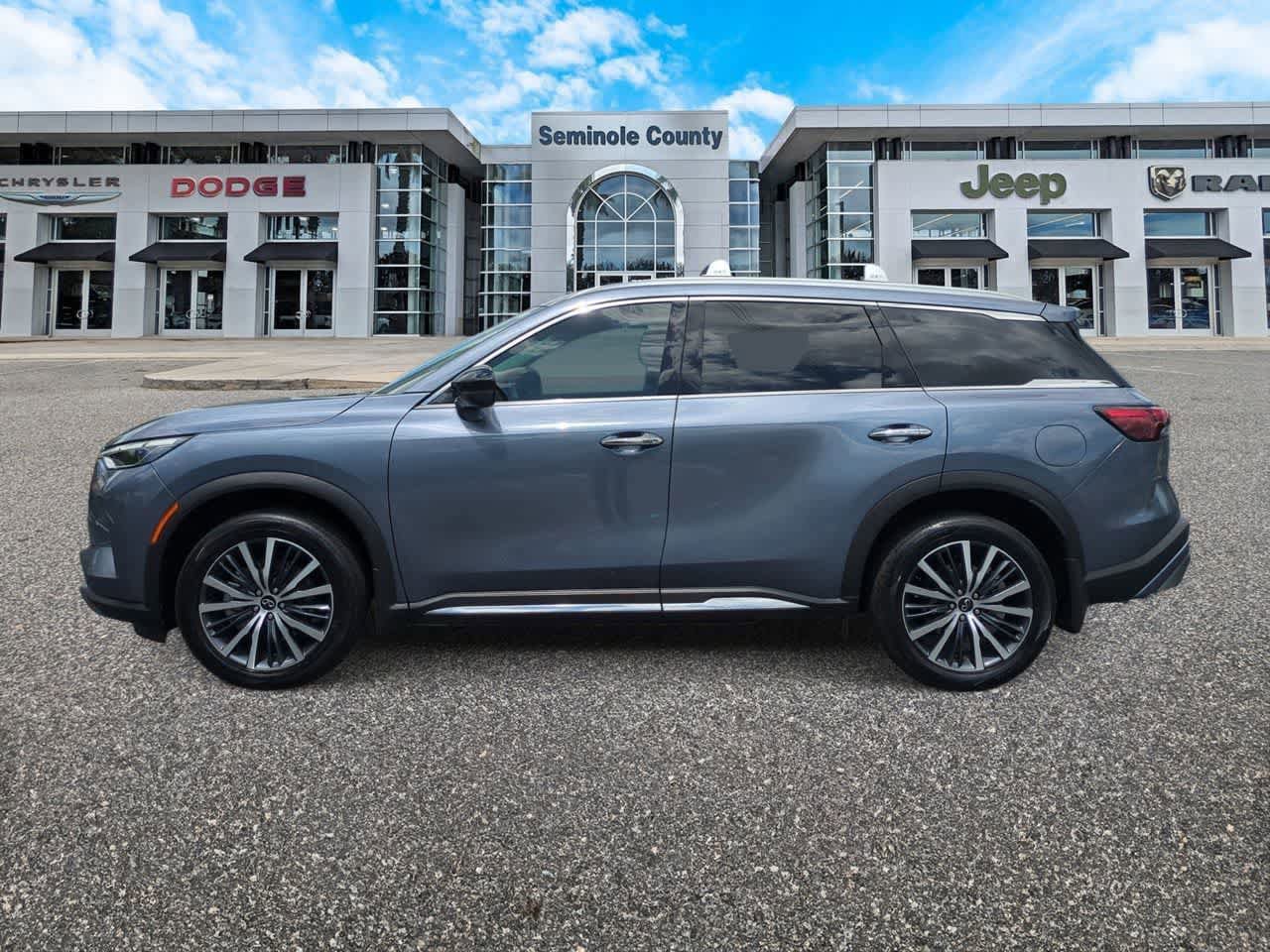 Used 2025 INFINITI QX60 Sensory AWD/4WD image 5
