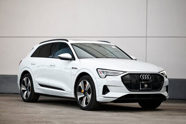 Used 2022 Audi e-tron Premium Plus image 1