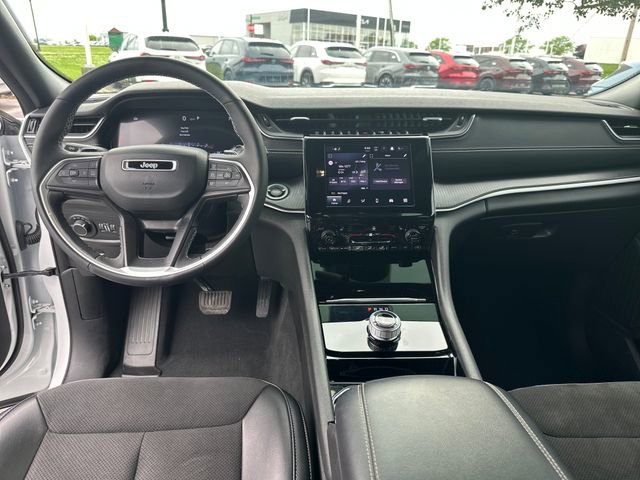 Used 2023 Jeep Grand Cherokee L Laredo AWD/4WD image 11