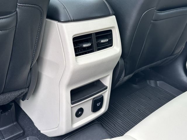 Used 2022 Ford Edge Titanium w/ Class II Trailer Tow Package AWD/4WD image 29