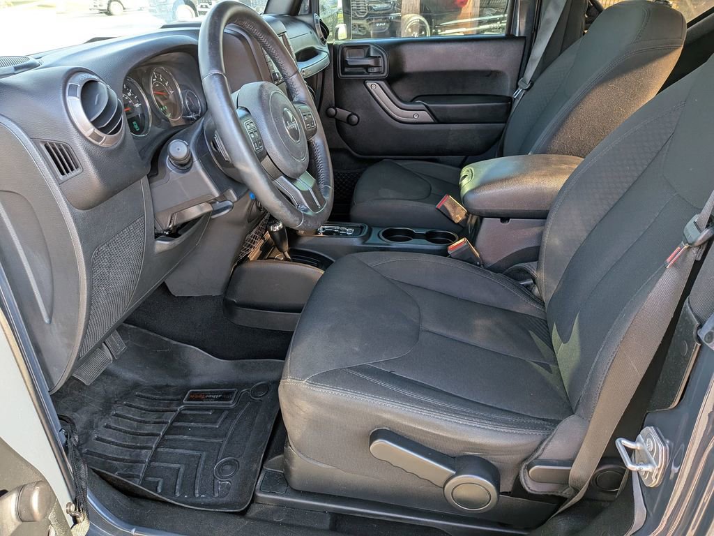 Used 2018 Jeep Wrangler Sport w/ Connectivity Group image 22