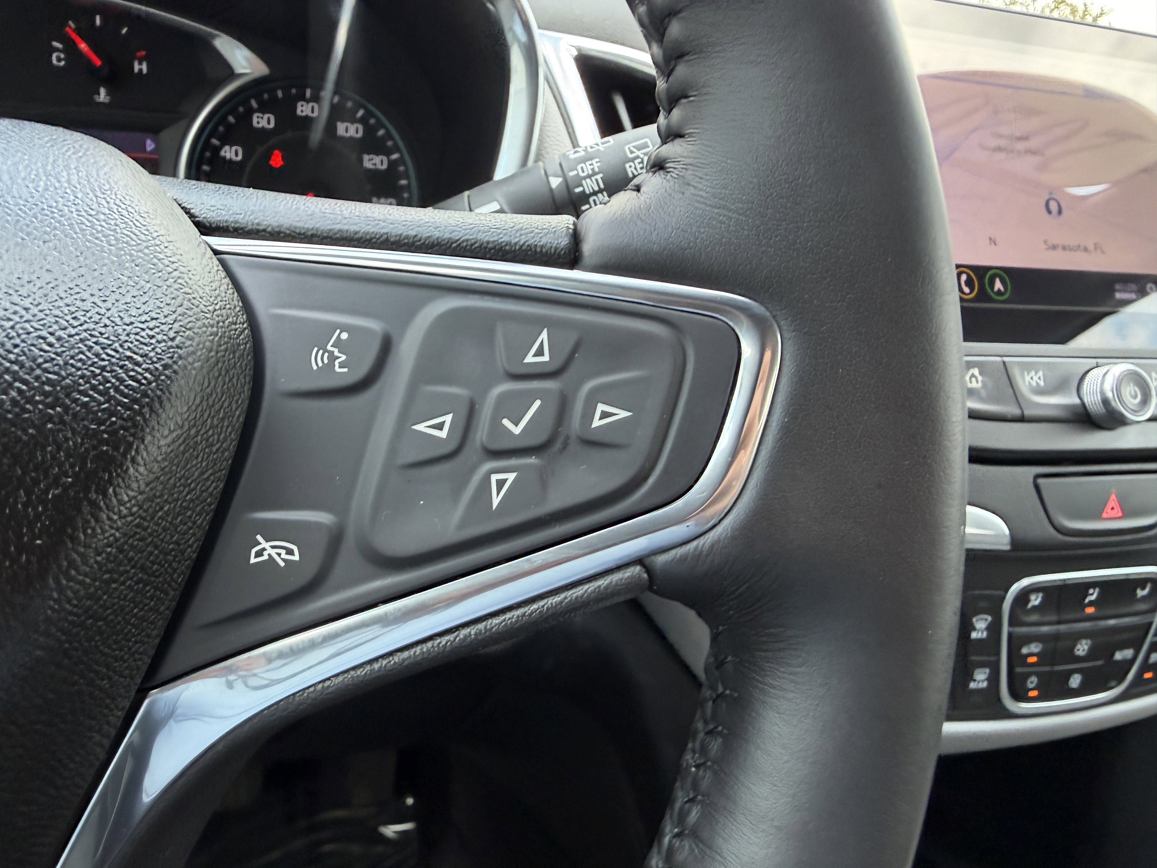 Used 2020 Chevrolet Equinox Premier image 29