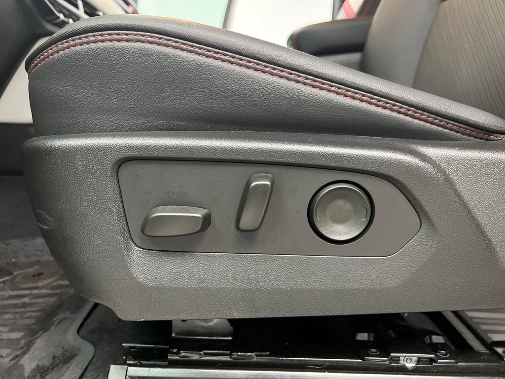 Used 2024 GMC Canyon AT4X image 10