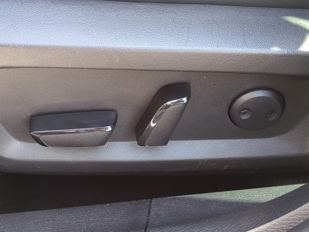 Used 2022 Mitsubishi Outlander SEL Black Edition image 18