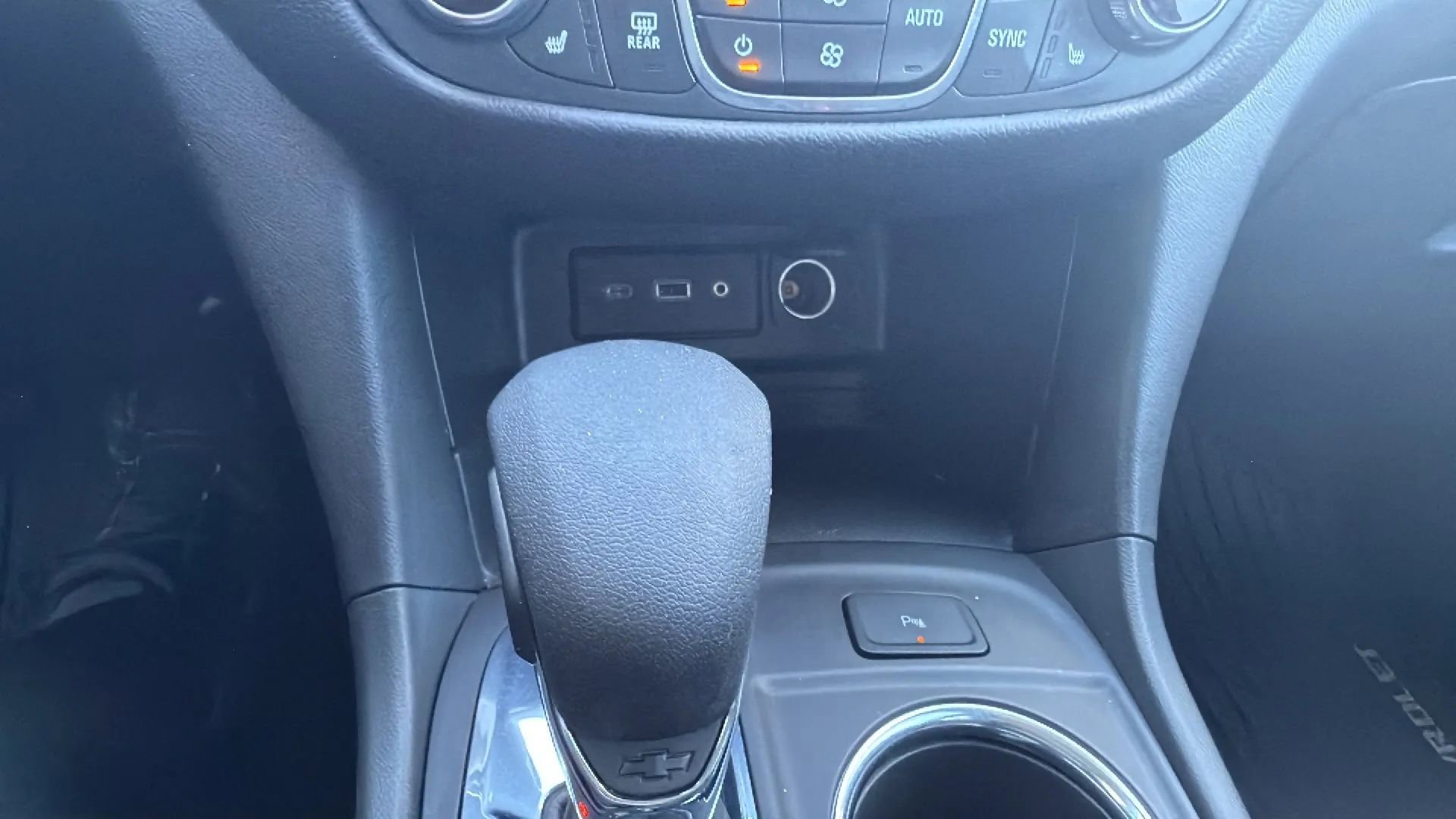 Used 2023 Chevrolet Equinox LT image 31