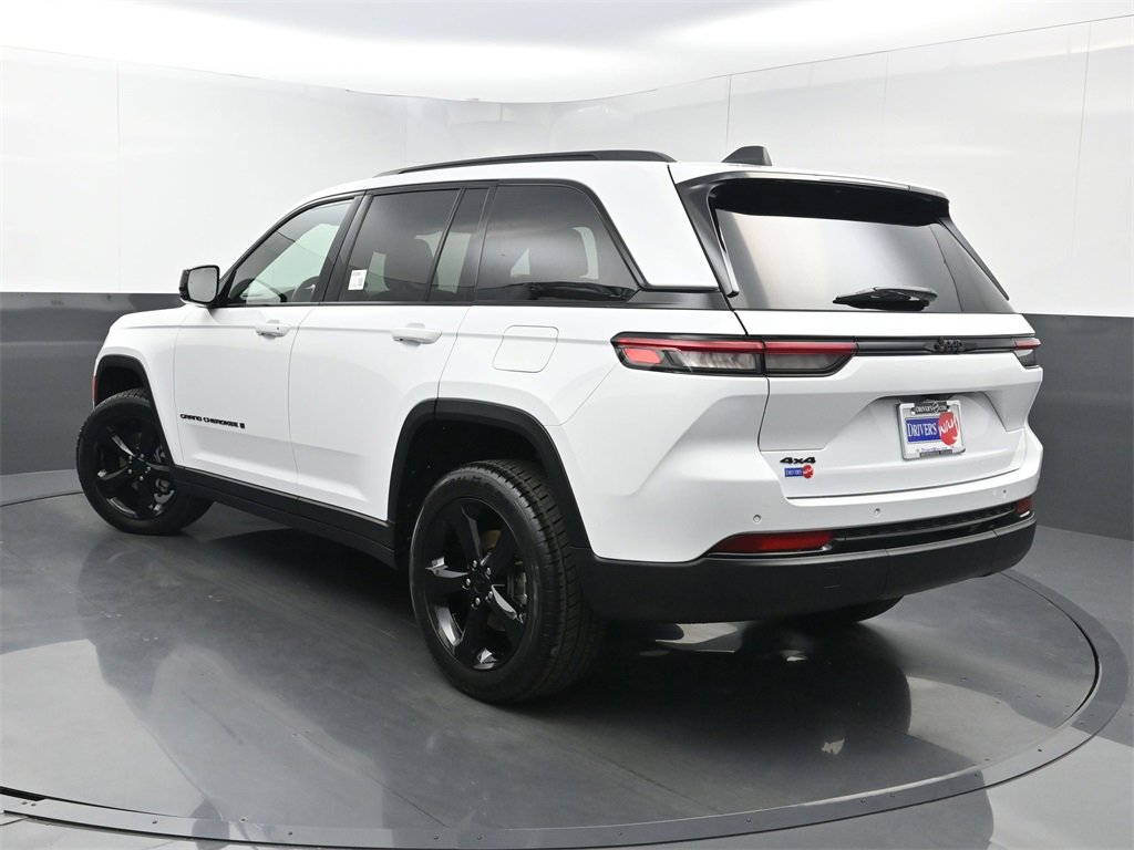 Used 2022 Jeep Grand Cherokee Altitude image 25