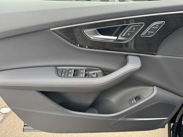 Certified 2025 Audi Q7 3.0T Premium Plus image 26