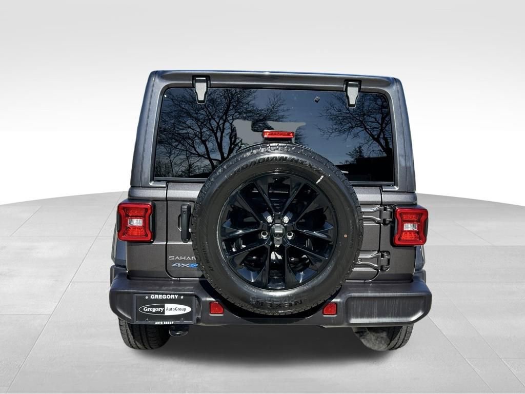 Used 2025 Jeep Wrangler Unlimited Sahara image 9
