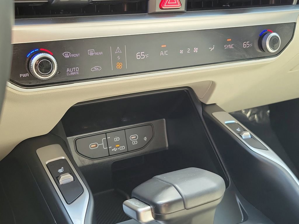 Used 2024 Kia Sorento S w/ Panoramic Sunroof Package image 30