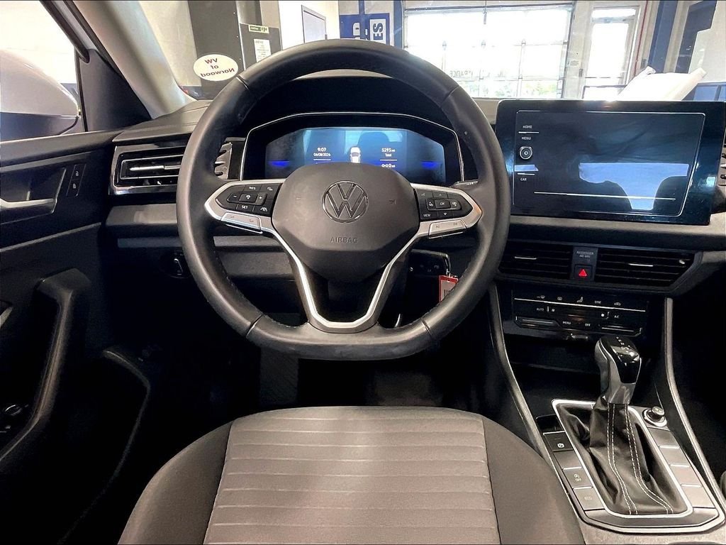 Used 2025 Volkswagen Jetta S FWD image 17