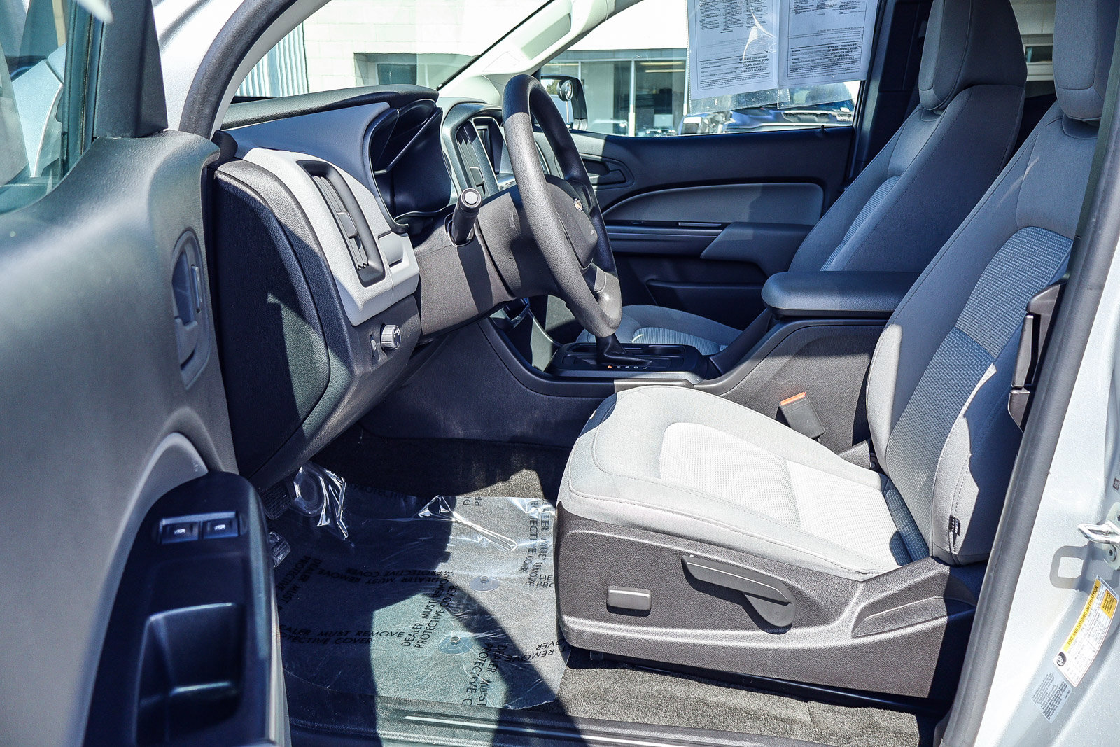 Used 2017 Chevrolet Colorado W/T image 2