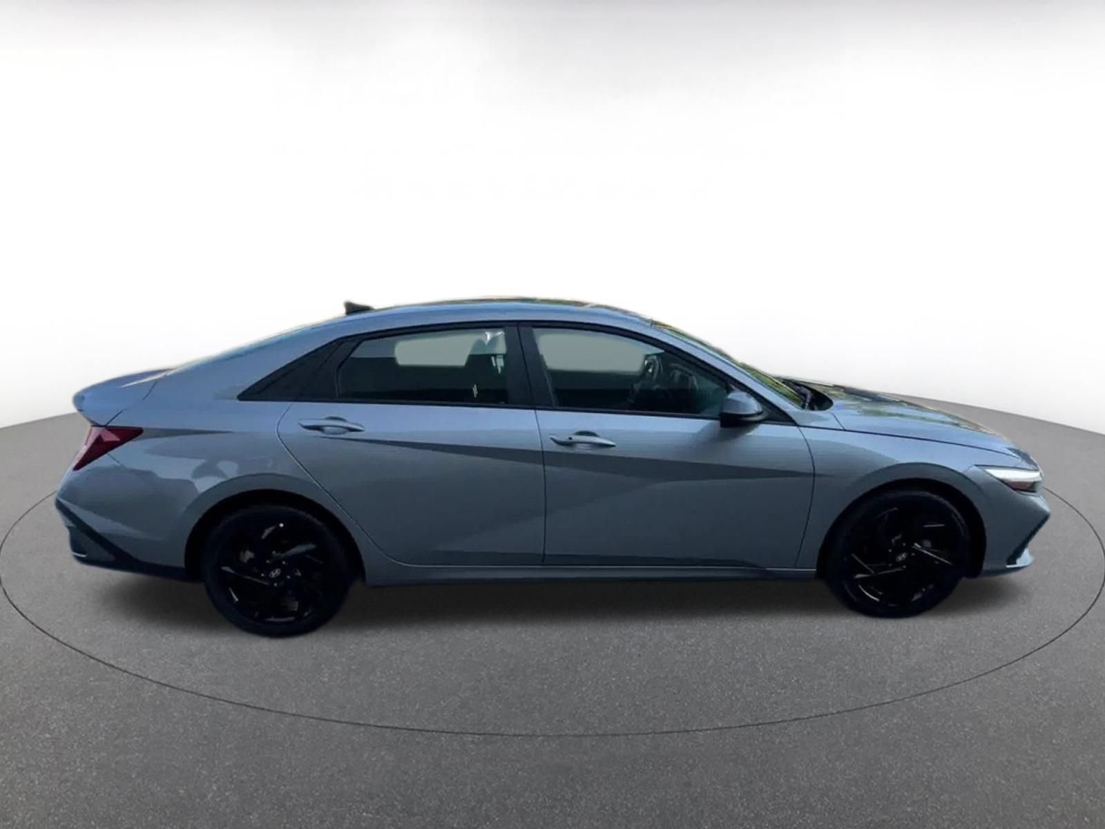 Used 2026 Hyundai Elantra Sport FWD image 16