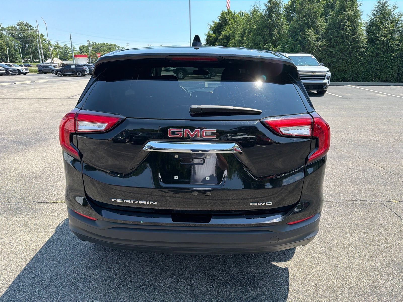Used 2024 GMC Terrain SLE AWD/4WD image 4