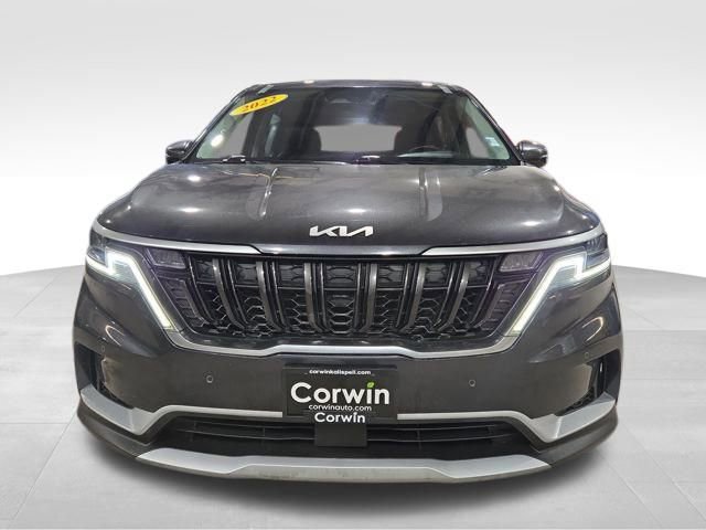 Used 2022 Kia Carnival EX image 4
