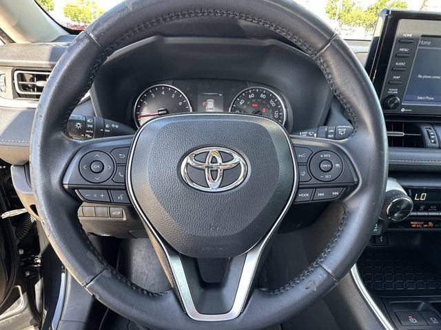 Used 2020 Toyota RAV4 XLE Premium FWD image 12