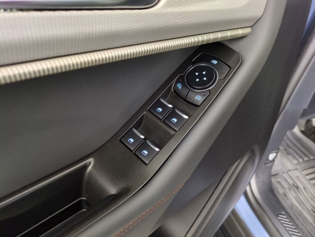 Used 2025 Ford Explorer Active w/ Active Comfort Package AWD/4WD image 14