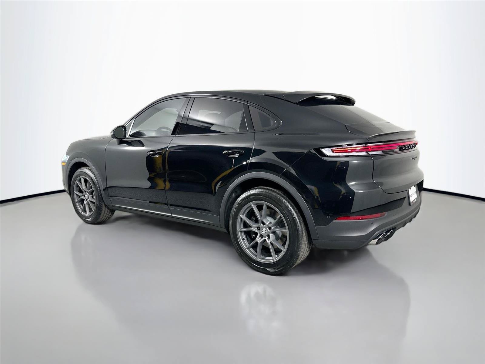 Certified 2026 Porsche Cayenne Coupe AWD/4WD image 3