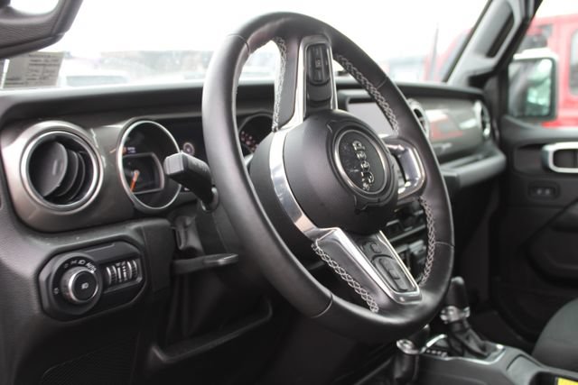 Used 2022 Jeep Wrangler Unlimited Sahara w/ Cold Weather Group AWD/4WD image 7