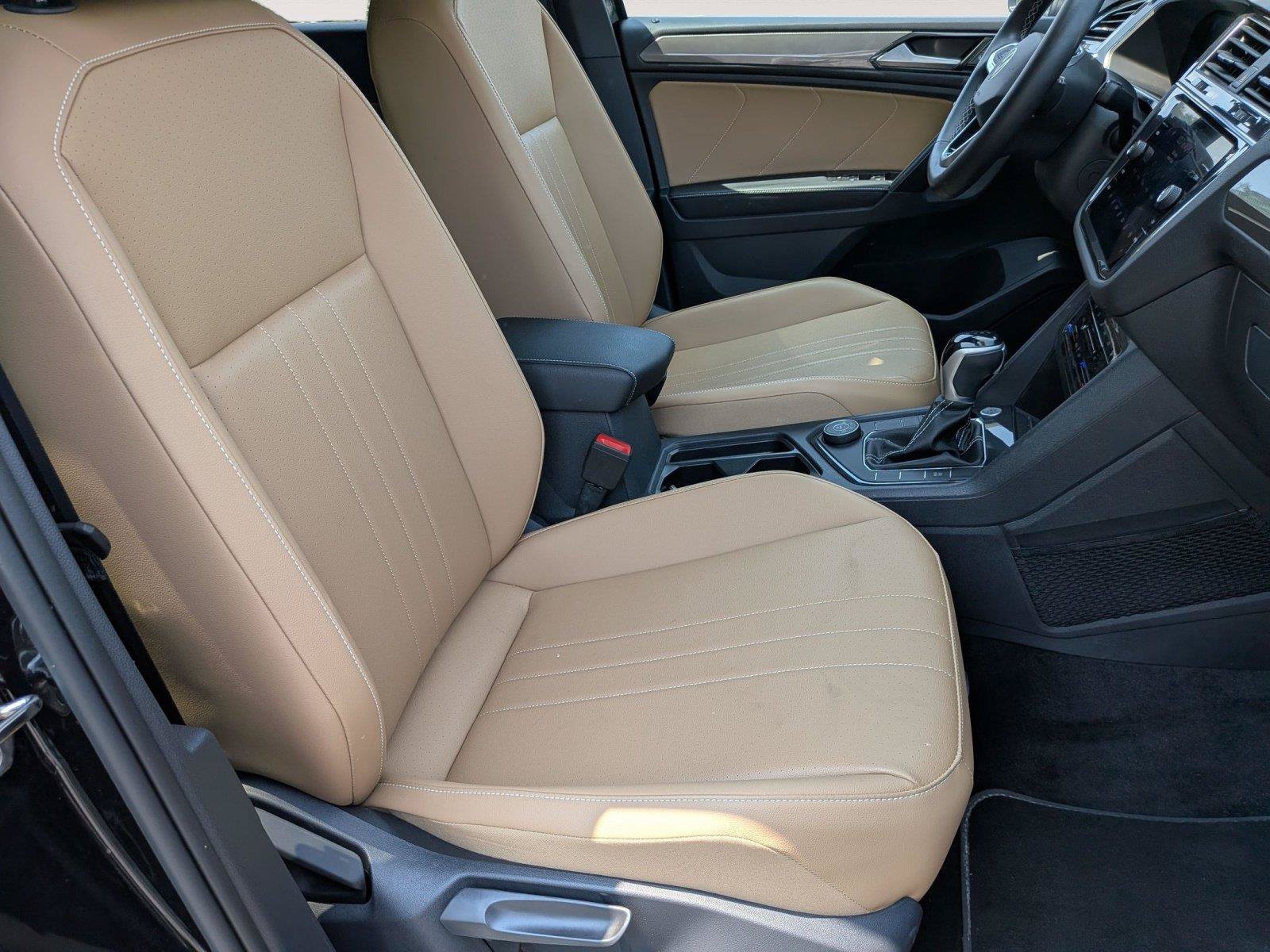 Used 2023 Volkswagen Tiguan SE w/ Panoramic Sunroof Package AWD/4WD image 23