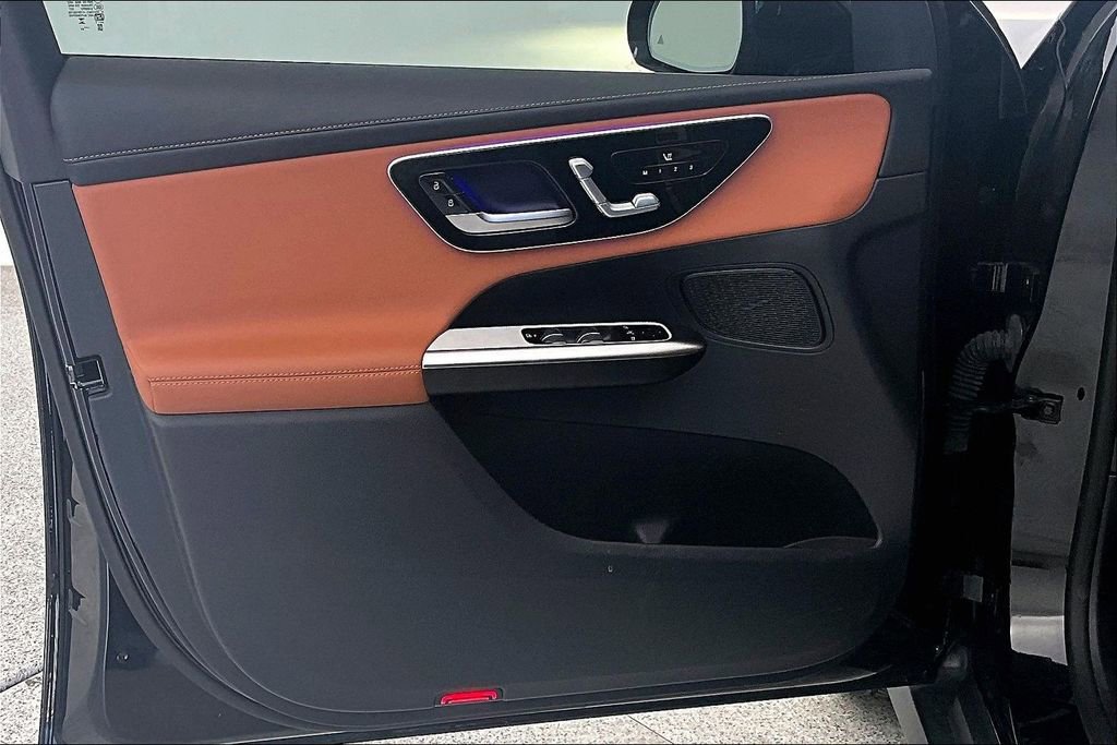 Used 2024 Mercedes-Benz GLC 300 image 23