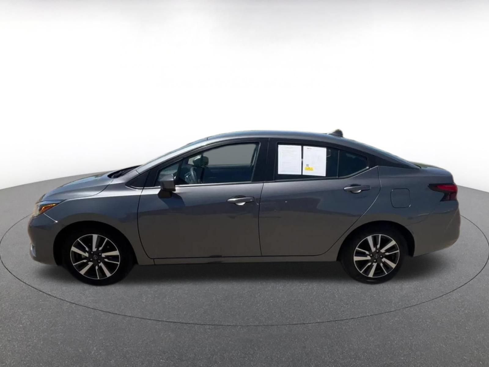 Used 2025 Nissan Versa SV FWD image 9