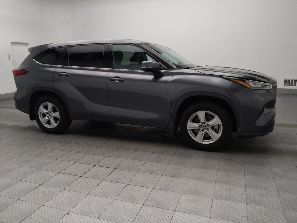 Used 2020 Toyota Highlander LE image 11