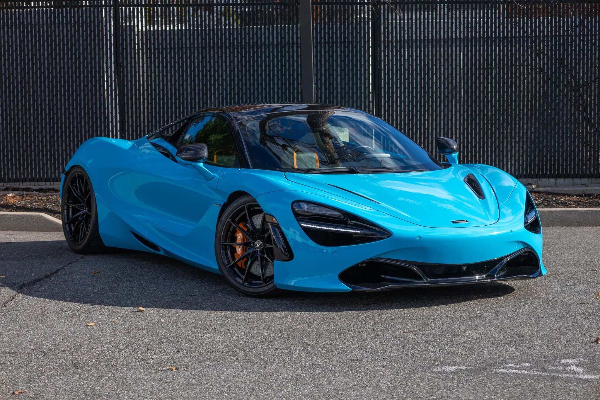 Used 2022 McLaren 720S Spider image 2