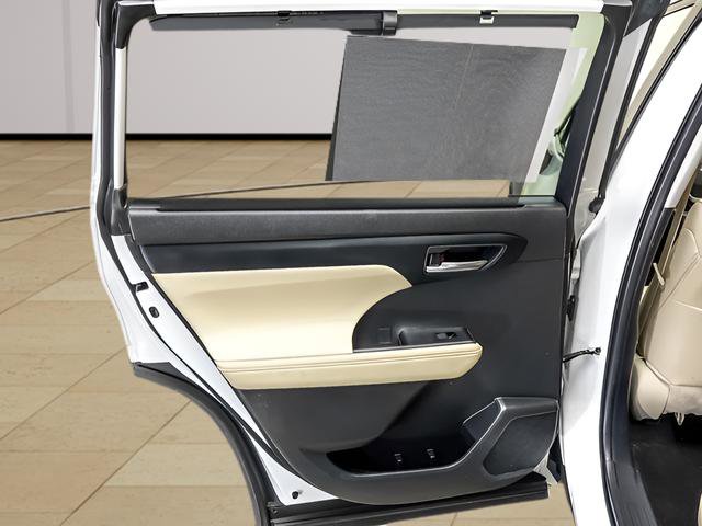 Used 2024 Toyota Highlander XLE image 23