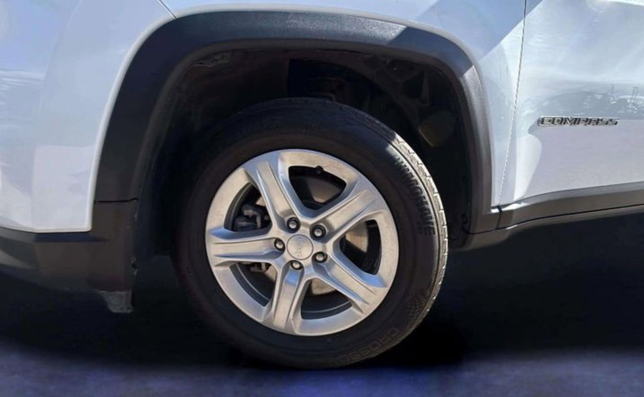 Used 2023 Jeep Compass Sport image 18