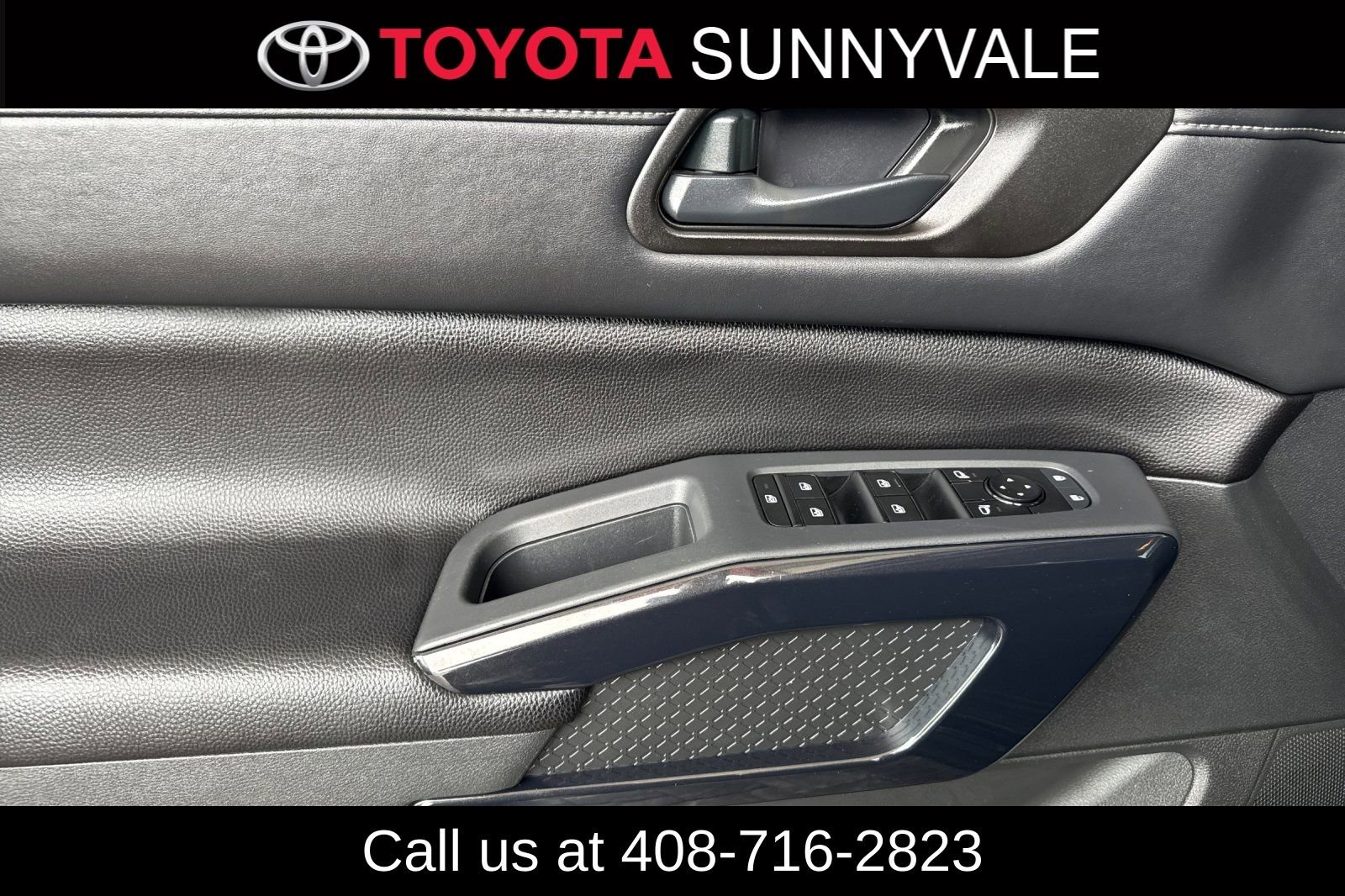 Used 2025 Nissan Pathfinder SV FWD image 15