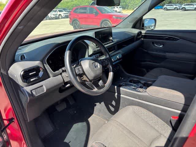 Used 2023 Honda Pilot Sport image 9