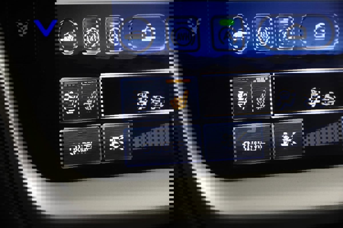 Used 2025 Subaru Outback Touring XT image 8