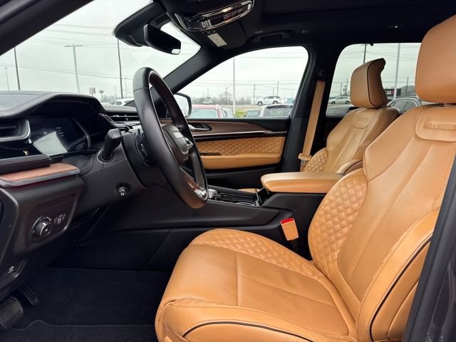 Used 2023 Jeep Grand Cherokee L Summit w/ Luxury Tech Group V image 12