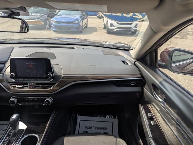 Used 2023 Nissan Altima 2.5 SV FWD image 4