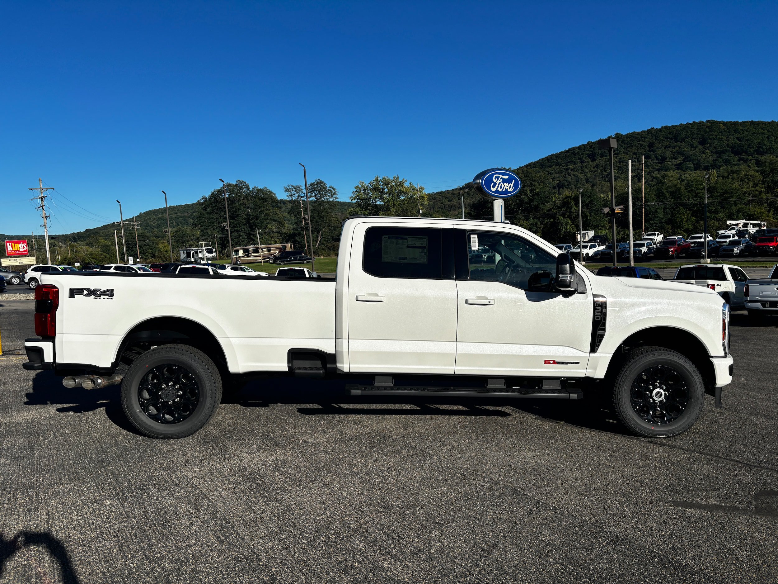 New 2027 Ford F350 Lariat w/ Black Appearance Package AWD/4WD image 4