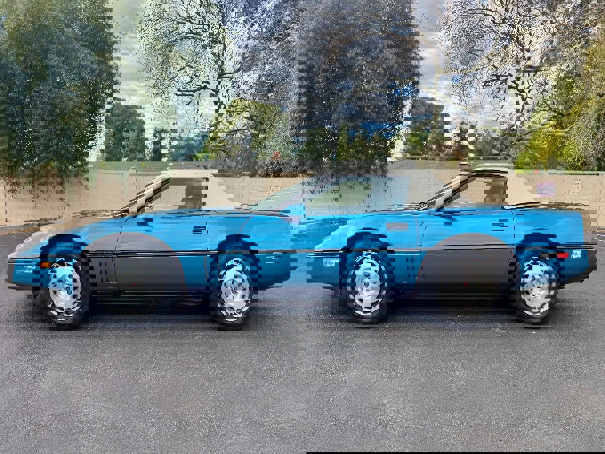 Used 1987 Chevrolet Corvette Convertible image 5