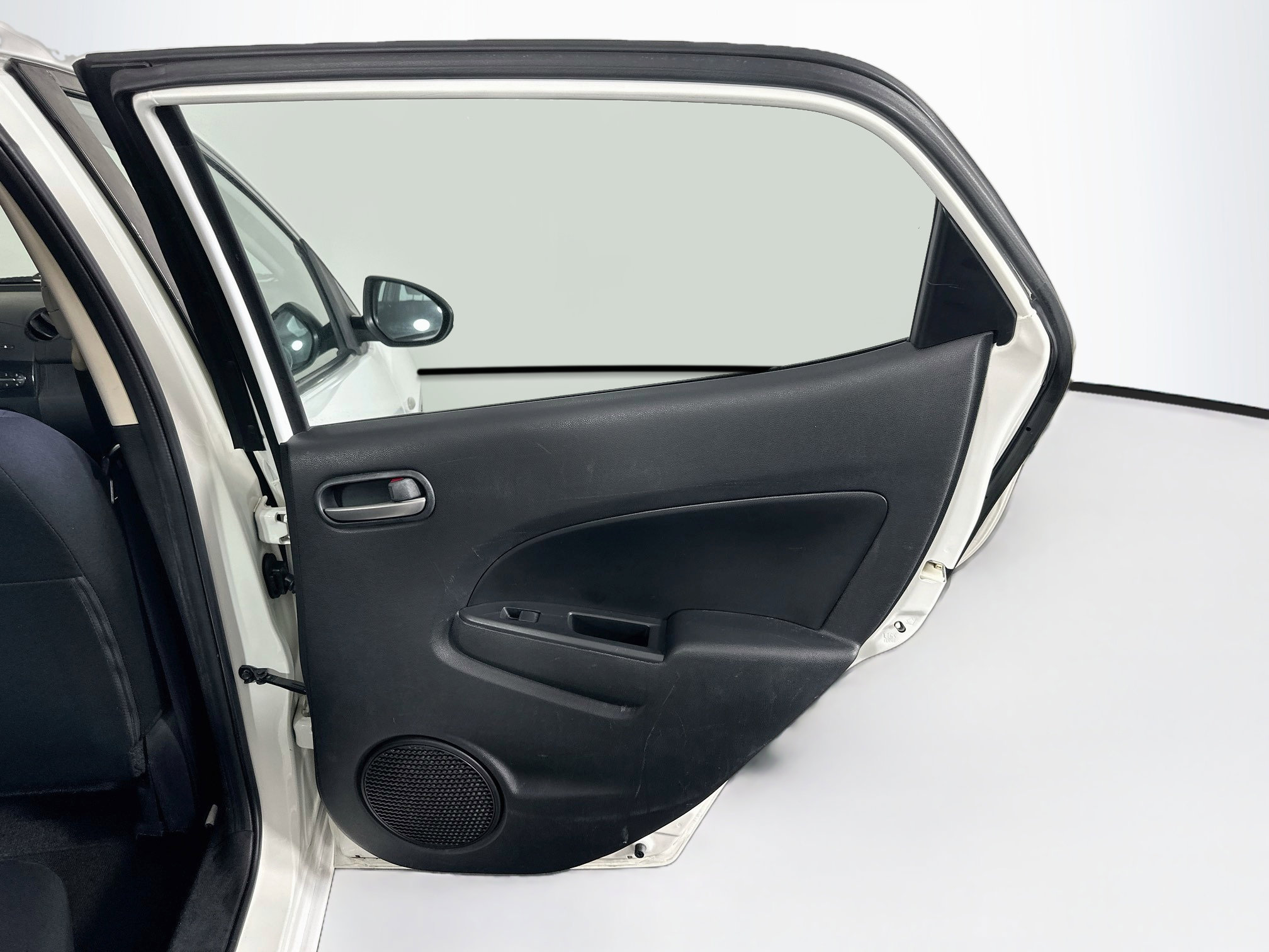 Used 2014 MAZDA MAZDA2 Sport FWD image 26